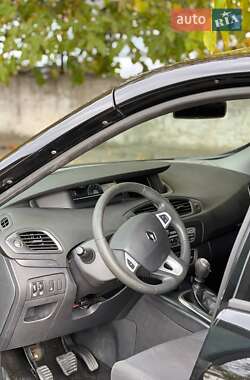 Минивэн Renault Grand Scenic 2011 в 