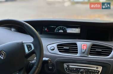 Минивэн Renault Grand Scenic 2011 в 