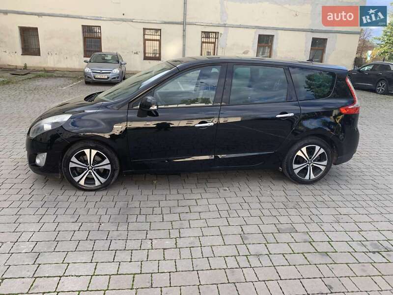 Минивэн Renault Grand Scenic 2011 в 