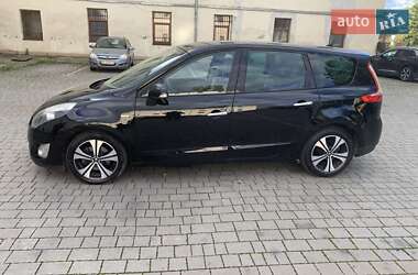 Минивэн Renault Grand Scenic 2011 в 