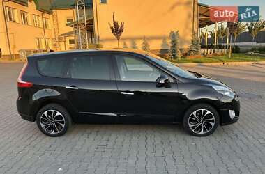 Минивэн Renault Grand Scenic 2011 в 