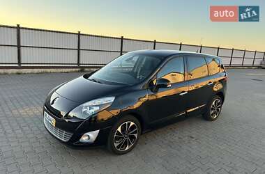 Минивэн Renault Grand Scenic 2011 в 