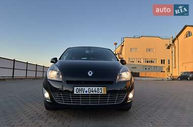 Минивэн Renault Grand Scenic 2011 в 