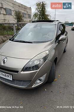 Минивэн Renault Grand Scenic 2010 в 