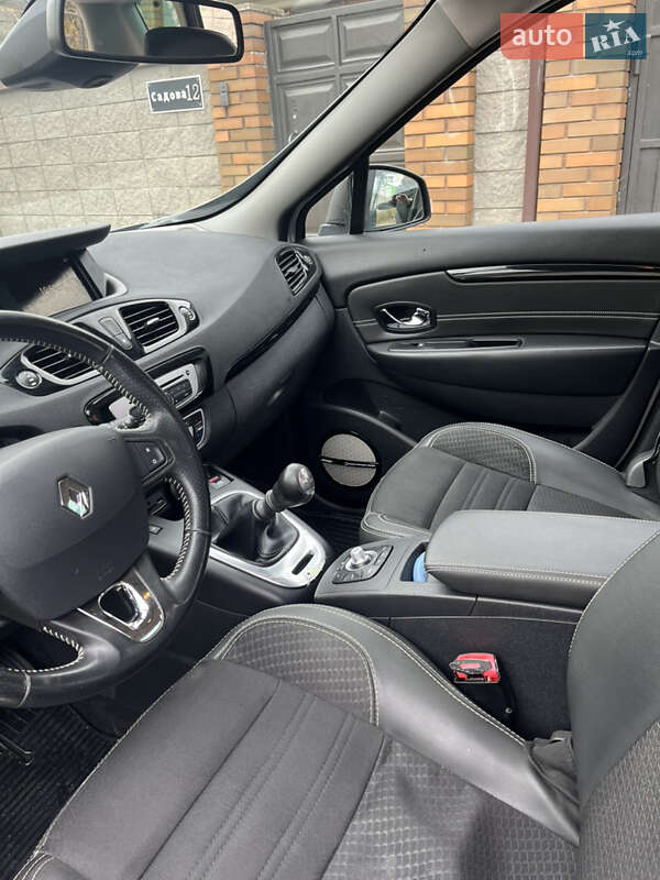 Минивэн Renault Grand Scenic 2015 в Вольногорске