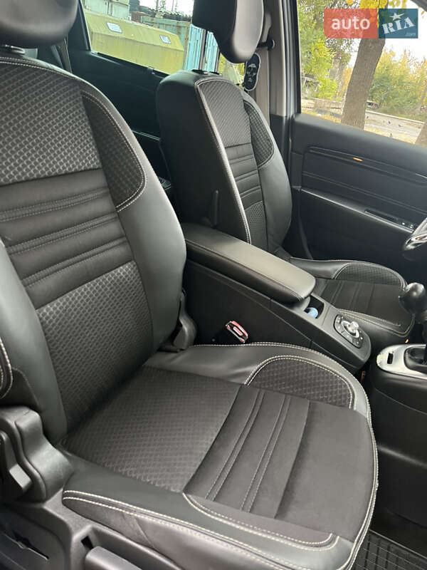 Минивэн Renault Grand Scenic 2015 в Вольногорске