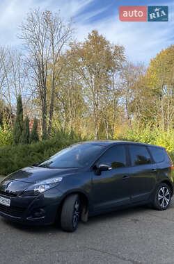 Минивэн Renault Grand Scenic 2010 в 