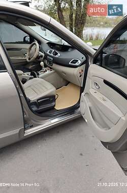 Минивэн Renault Grand Scenic 2010 в 