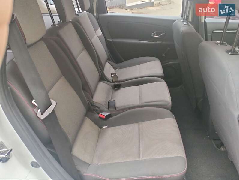 Мінівен Renault Grand Scenic 2015 в Києві фото 10 Мінівен Renault Grand Scenic 2015 в Києві