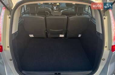 Мінівен Renault Grand Scenic 2011 в  фото 10 Мінівен Renault Grand Scenic 2011 в