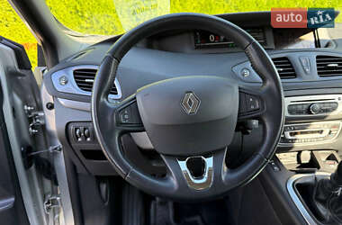 Минивэн Renault Grand Scenic 2015 в 