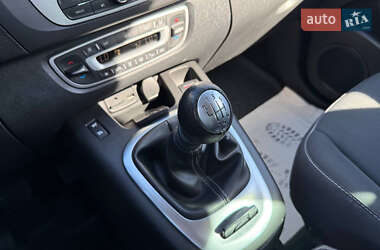 Минивэн Renault Grand Scenic 2015 в 