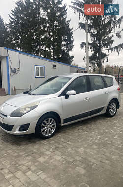 Минивэн Renault Grand Scenic 2010 в 