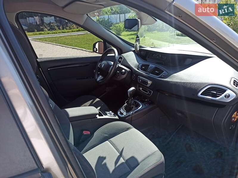 Минивэн Renault Grand Scenic 2012 в Шумске