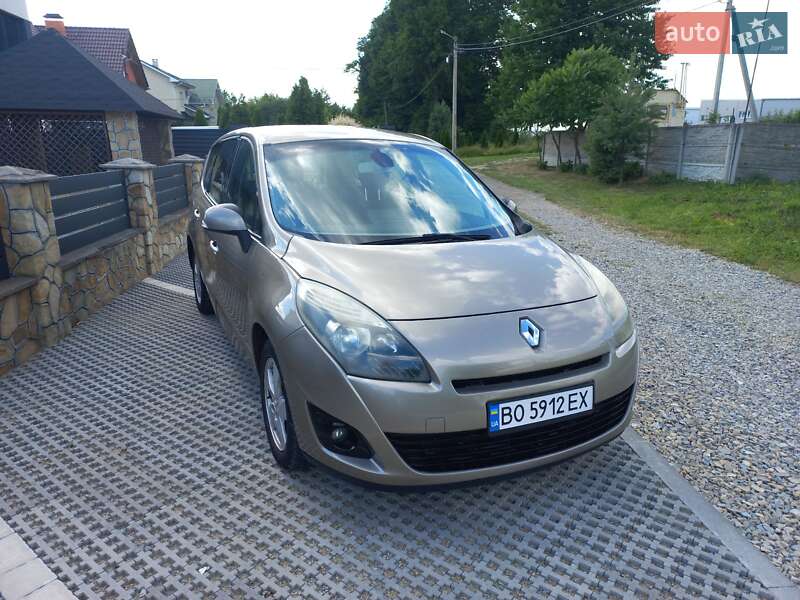 Минивэн Renault Grand Scenic 2010 в Ивано-Франковске