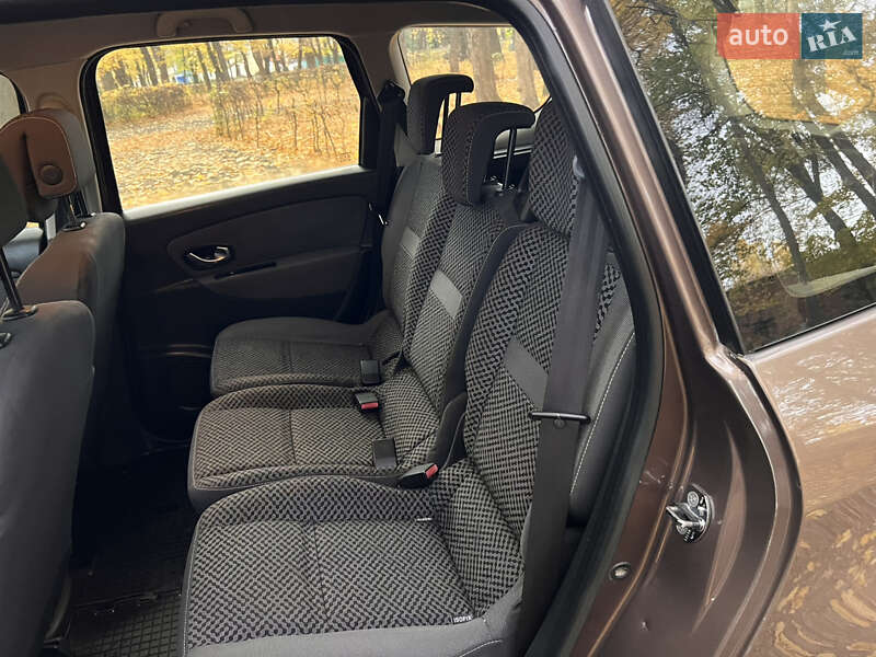 Минивэн Renault Grand Scenic 2011 в Черновцах фото 24 Минивэн Renault Grand Scenic 2011 в Черновцах