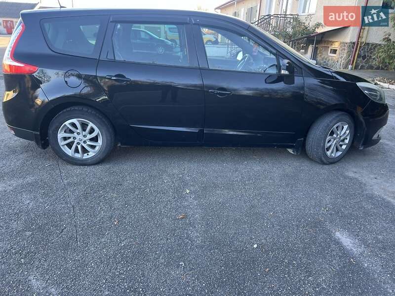 Renault Grand Scenic 2013