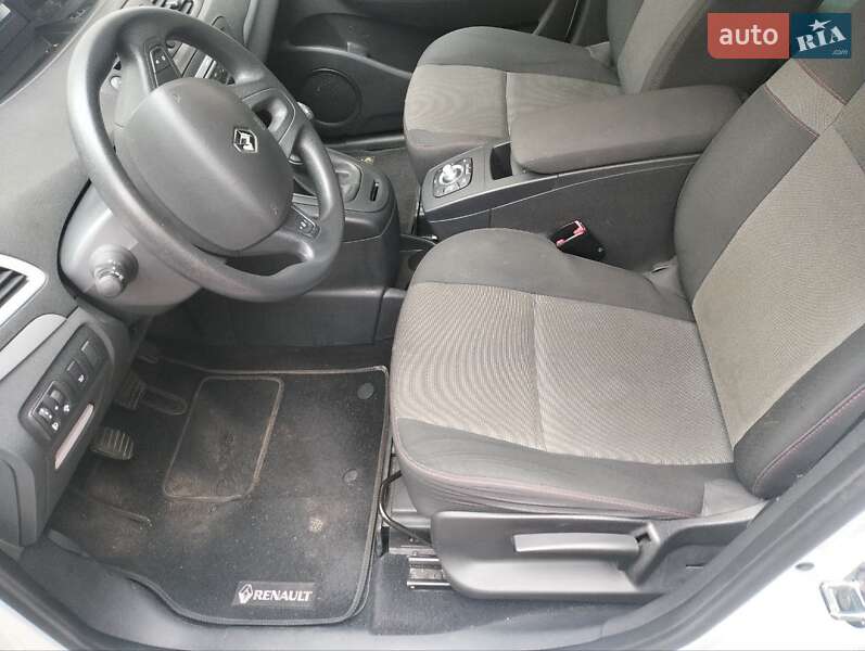 Минивэн Renault Grand Scenic 2015 в Киеве