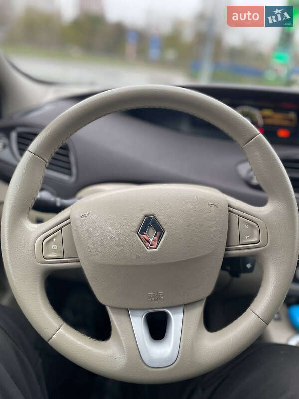 Минивэн Renault Grand Scenic 2011 в Киеве