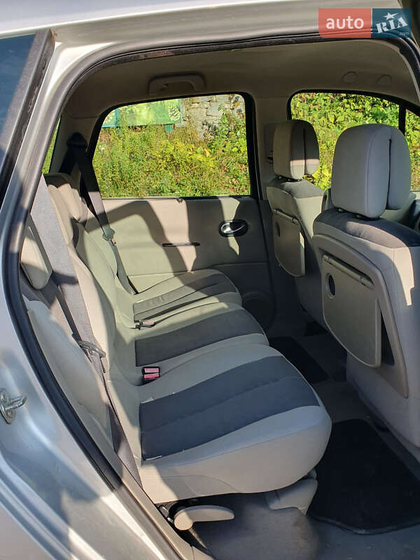 Минивэн Renault Grand Scenic 2006 в Кутах фото 5 Минивэн Renault Grand Scenic 2006 в Кутах