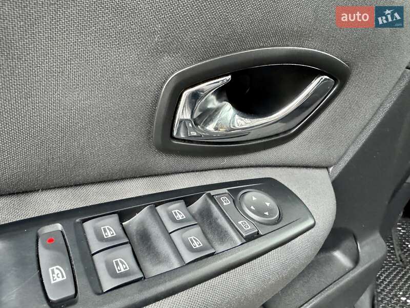 Минивэн Renault Grand Scenic 2012 в Киеве