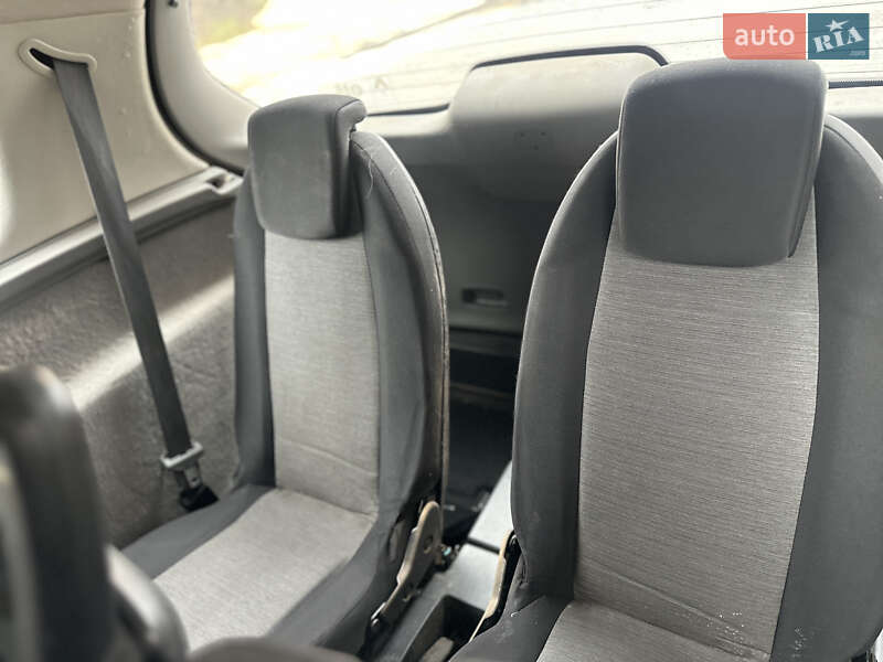 Минивэн Renault Grand Scenic 2005 в Тернополе фото 27 Минивэн Renault Grand Scenic 2005 в Тернополе