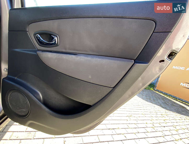 Минивэн Renault Grand Scenic 2013 в Ровно