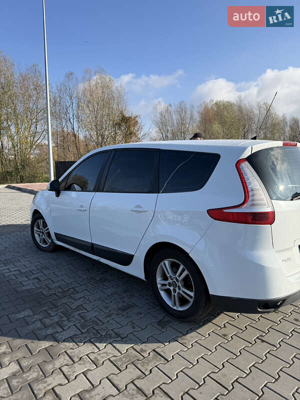 Renault Grand Scenic 2011