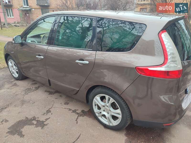 Минивэн Renault Grand Scenic 2010 в Киеве
