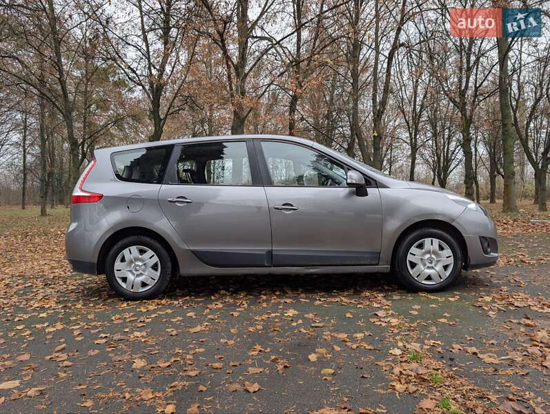 Минивэн Renault Grand Scenic 2011 в Владимире фото 10 Минивэн Renault Grand Scenic 2011 в Владимире