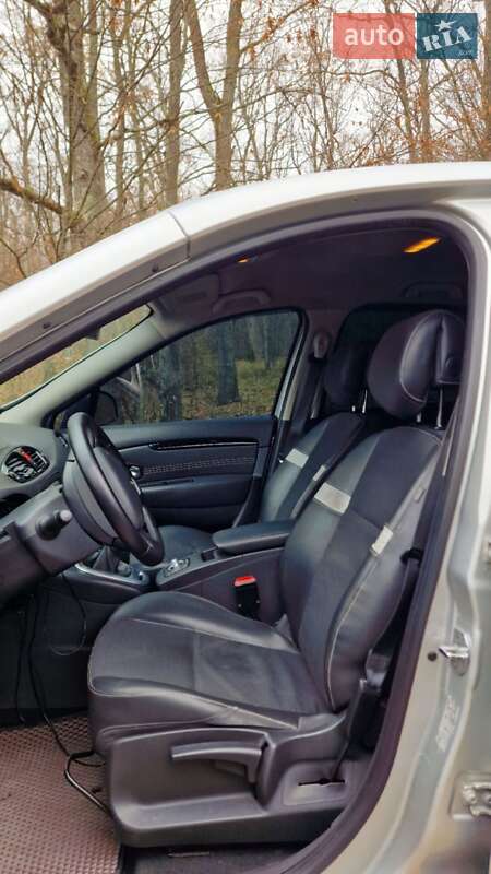 Минивэн Renault Grand Scenic 2011 в Мукачево