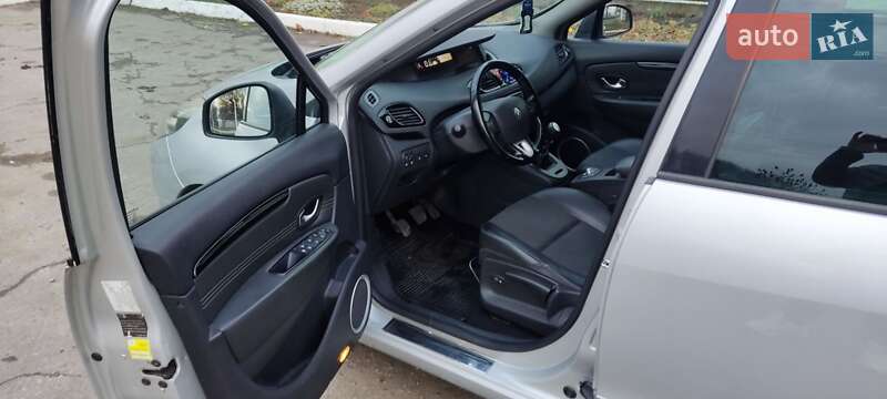 Минивэн Renault Grand Scenic 2011 в Лозовой