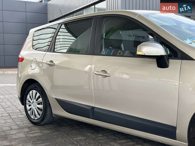 Минивэн Renault Grand Scenic 2010 в Дрогобыче