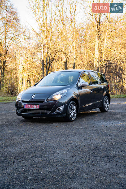 Минивэн Renault Grand Scenic 2011 в Бурштыне