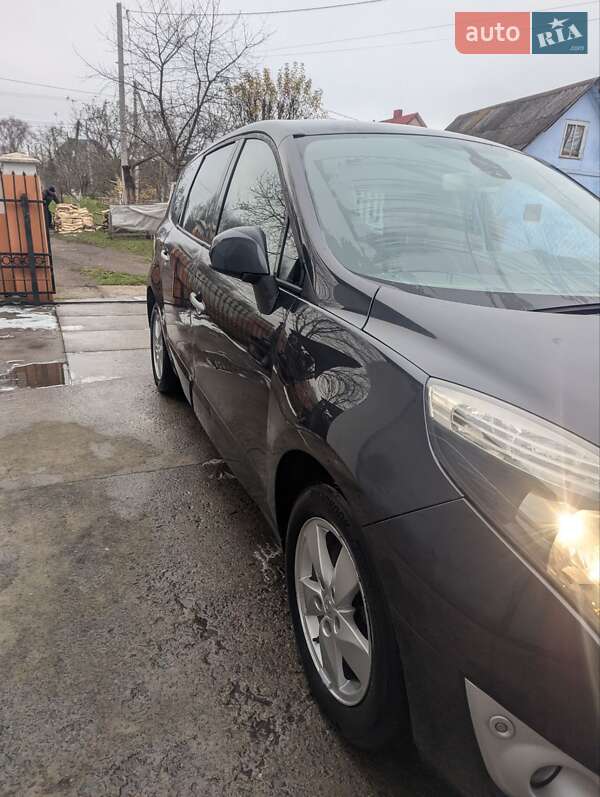 Минивэн Renault Grand Scenic 2011 в Ровно