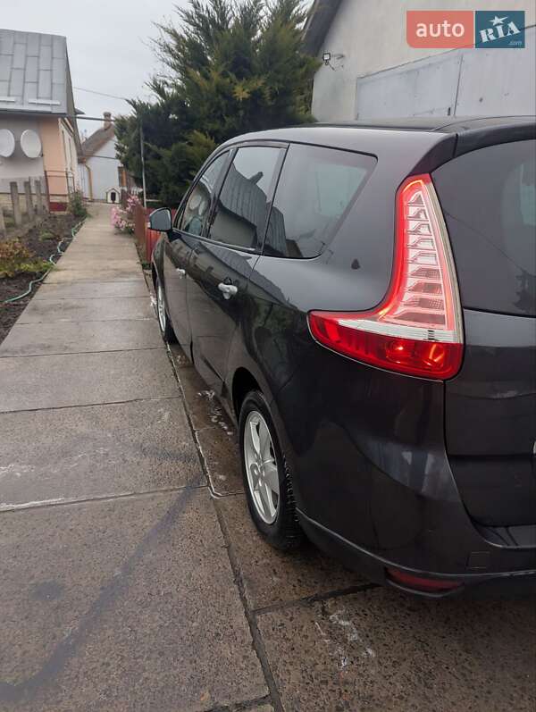 Минивэн Renault Grand Scenic 2011 в Ровно