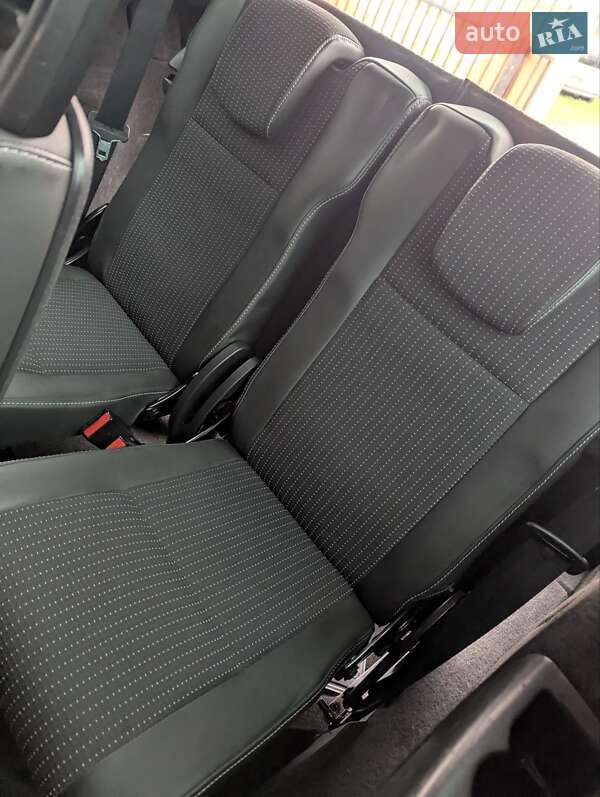 Минивэн Renault Grand Scenic 2011 в Ровно