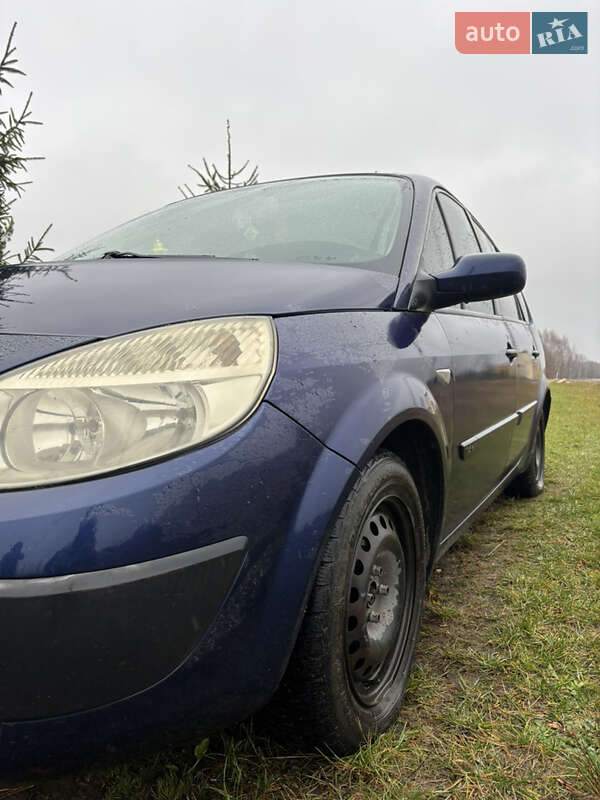 Минивэн Renault Grand Scenic 2004 в Березному