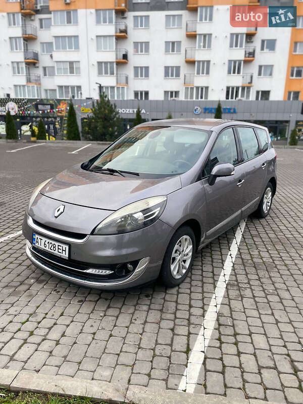 Renault Grand Scenic 2012