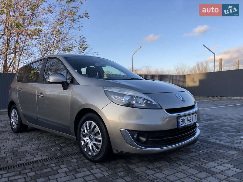 Минивэн Renault Grand Scenic 2012 в Ровно