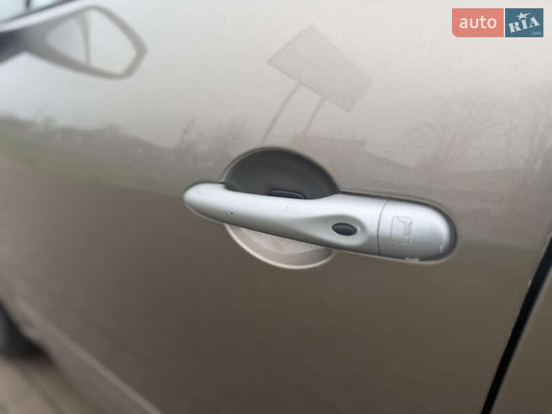 Минивэн Renault Grand Scenic 2010 в Ровно фото 21 Минивэн Renault Grand Scenic 2010 в Ровно