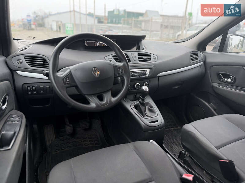 Минивэн Renault Grand Scenic 2013 в Ровно