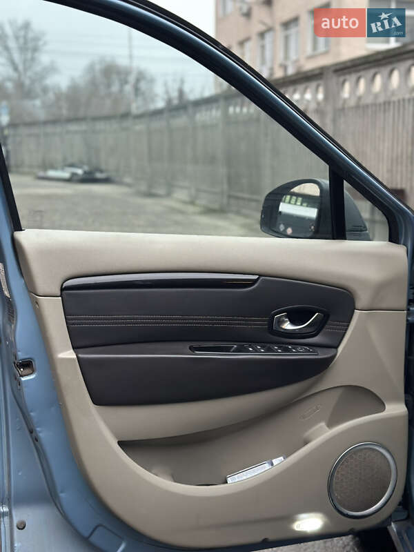 Минивэн Renault Grand Scenic 2011 в Киеве