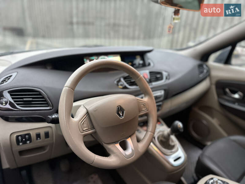 Минивэн Renault Grand Scenic 2011 в Киеве