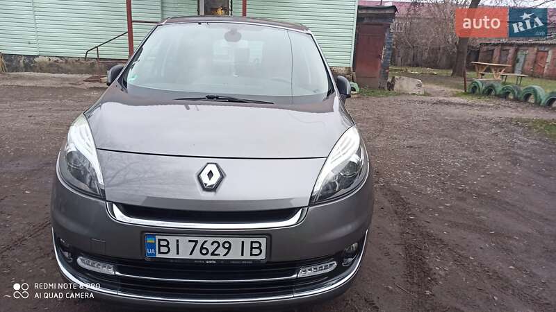 Renault Grand Scenic 2012