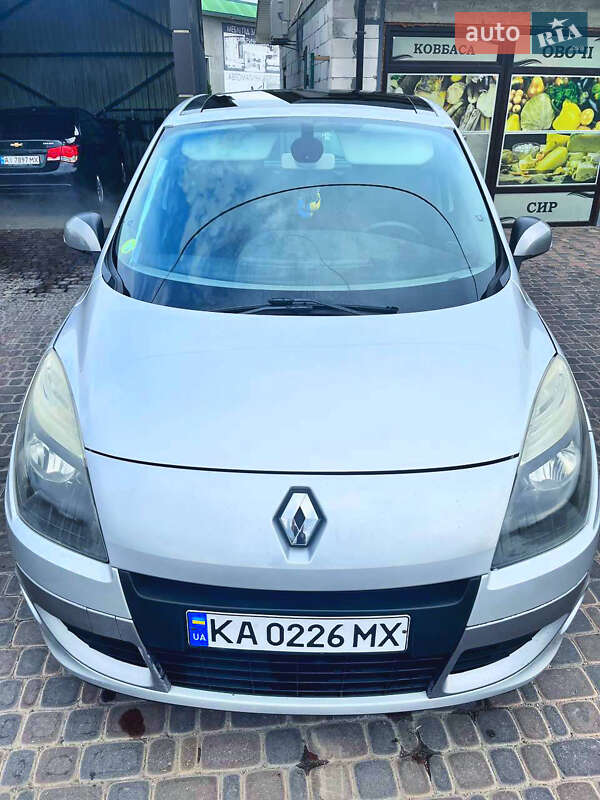 Renault Grand Scenic 2011 Renault Grand Scenic 2011