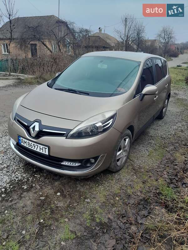 Renault Grand Scenic 2013