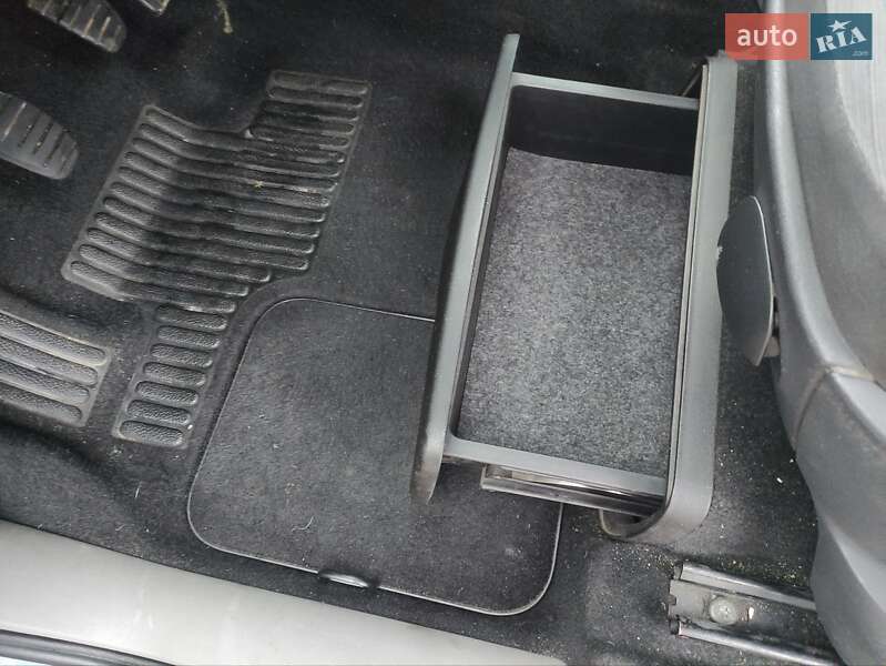 Мінівен Renault Grand Scenic 2006 в Львові фото 29 Мінівен Renault Grand Scenic 2006 в Львові