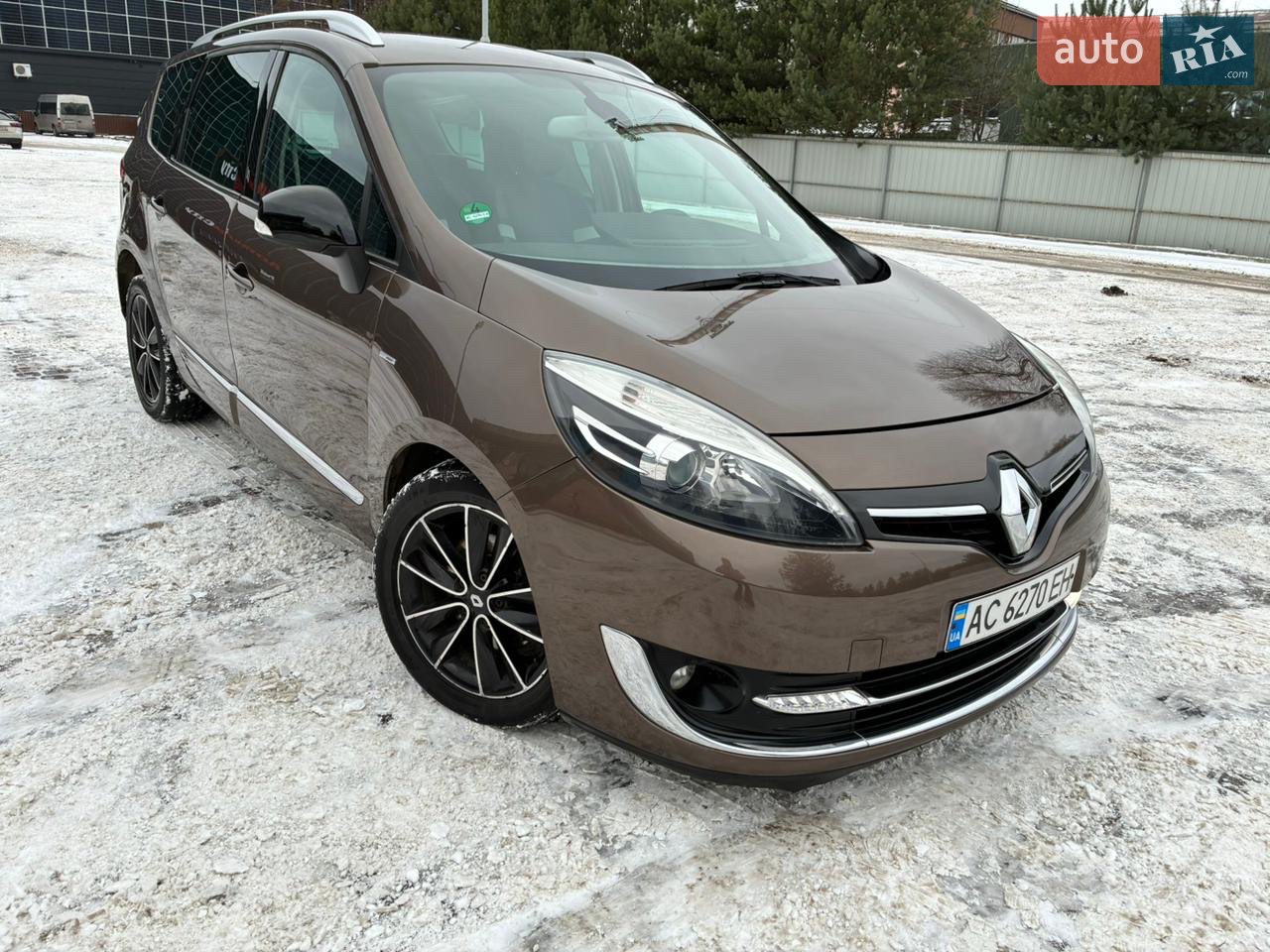 Пригнаний із нідерландів комплектація Bose двох зоний клімат контроль,перед зад парктронік,комбінований салон,круїз контроль,система старт стоп,рух по спугах,сенсор дощу,дачик світла авто обслужене та готове до ваших перевірок