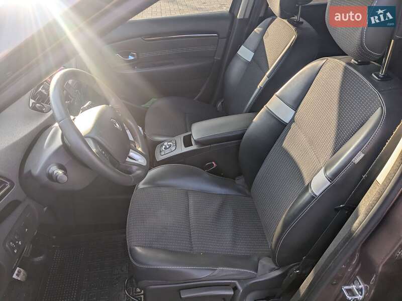 Минивэн Renault Grand Scenic 2011 в Ужгороде